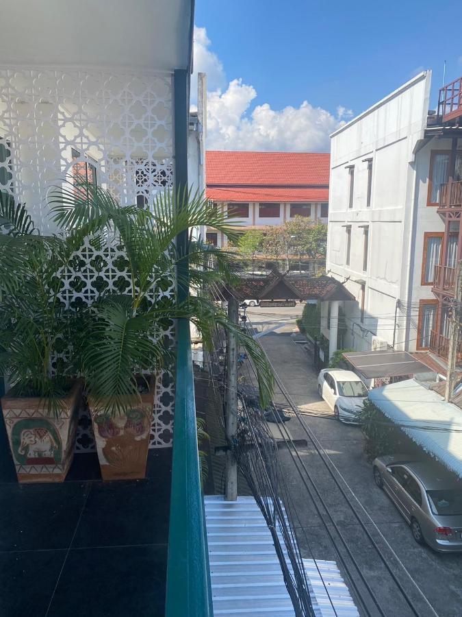Lemon Guesthouse Чиангмай Екстериор снимка