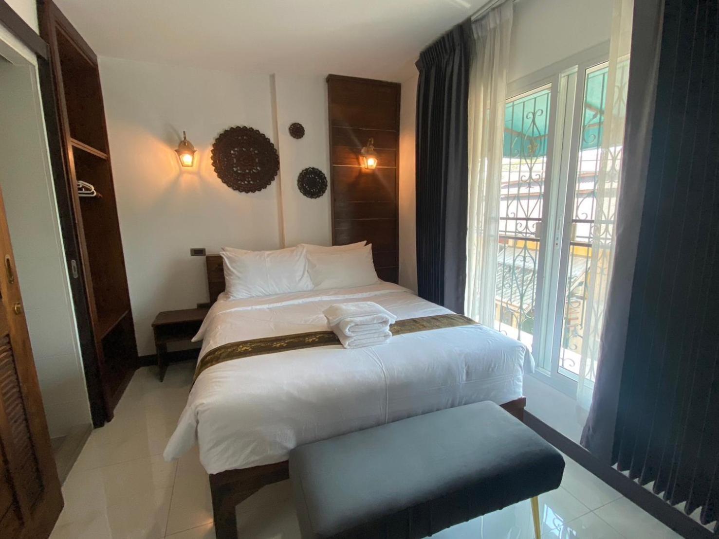 Lemon Guesthouse Чиангмай Екстериор снимка